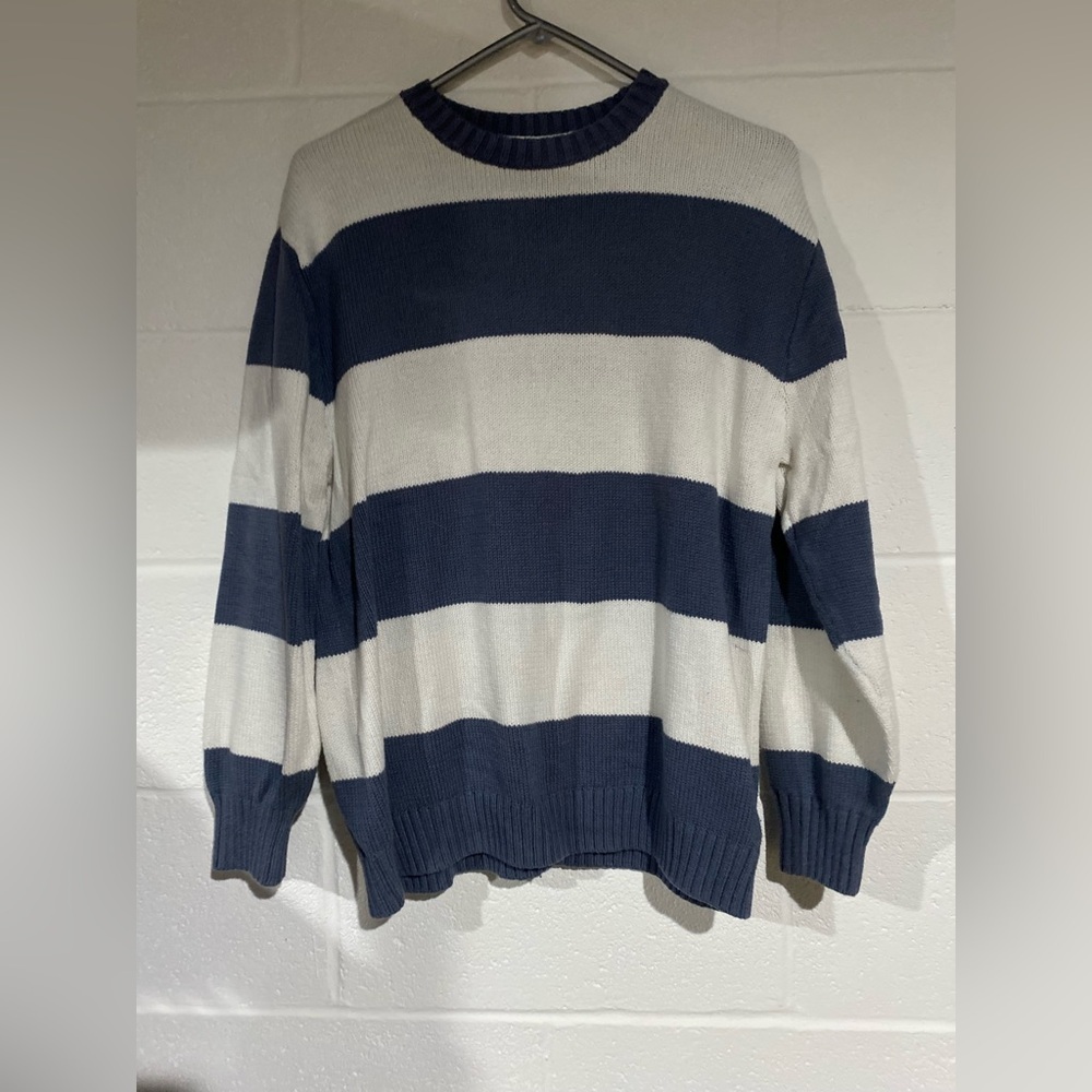 Hollister small sweater